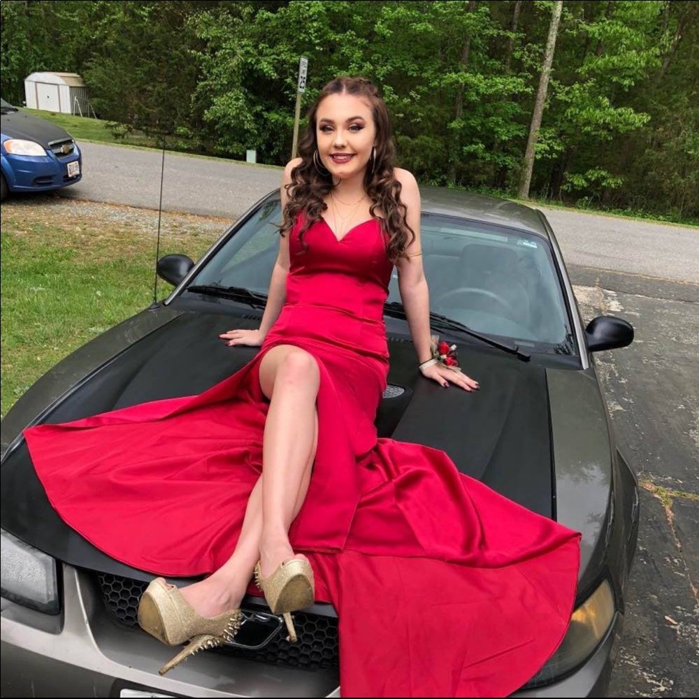 Burgundy handmade silk sweetheart neckline dress!
